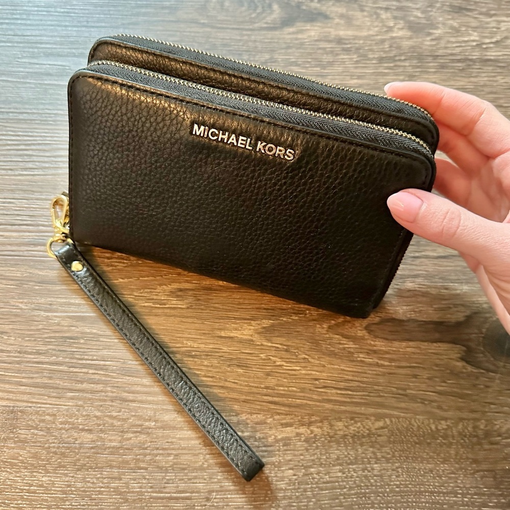 Michael Kors wallet/wristlet
